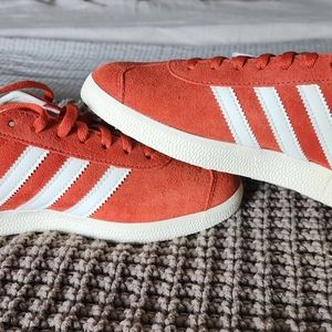 Gazelles! New in the box. Hard to find in this size. 6.5 Women's 5.5 Men's